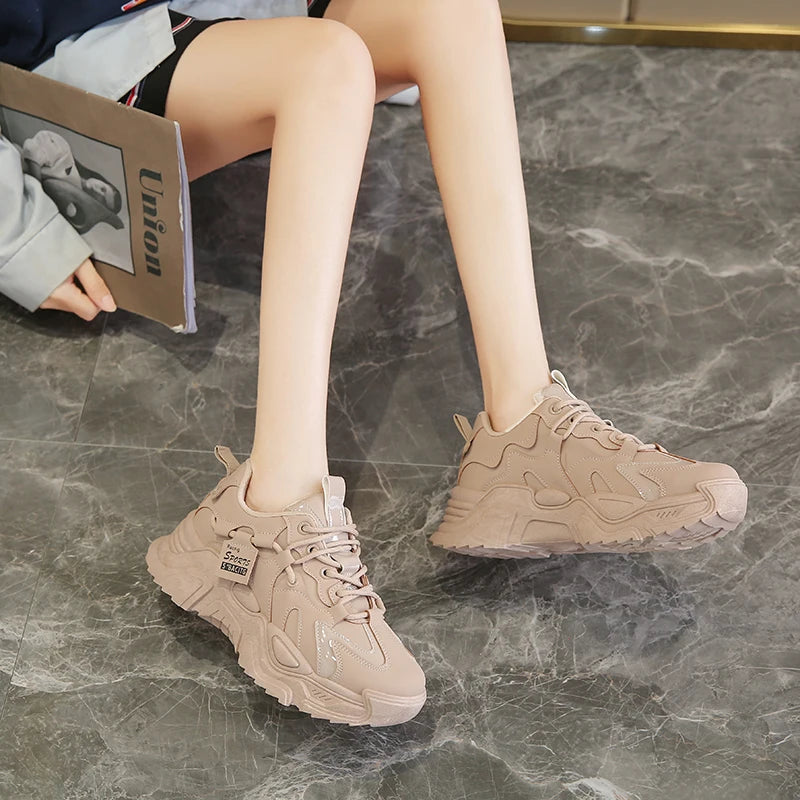 Sneakers casual con plateau in PU traspirante da donna
