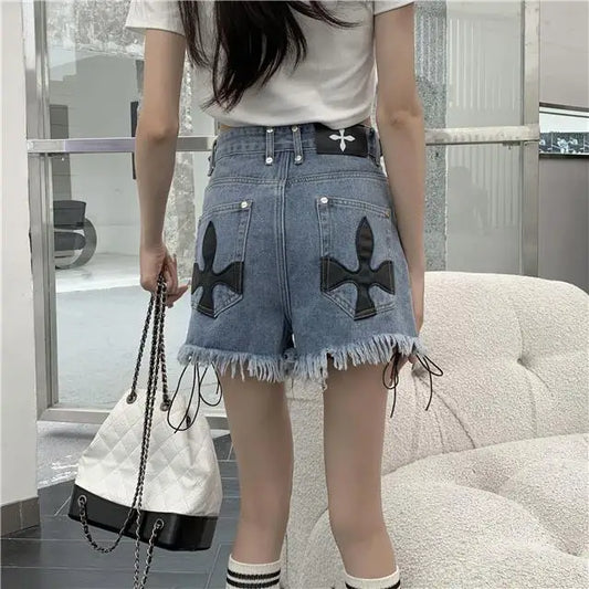 Pantaloncini di jeans con coulisse frange brillantini e croce da donna - Pantaloncini di jeans donna ATREND