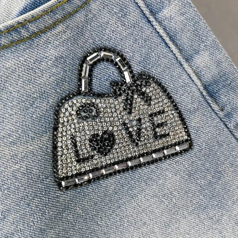 Pantaloncini di jeans strappati con stampa a lettere da donna - Pantaloncini di jeans donna ATREND