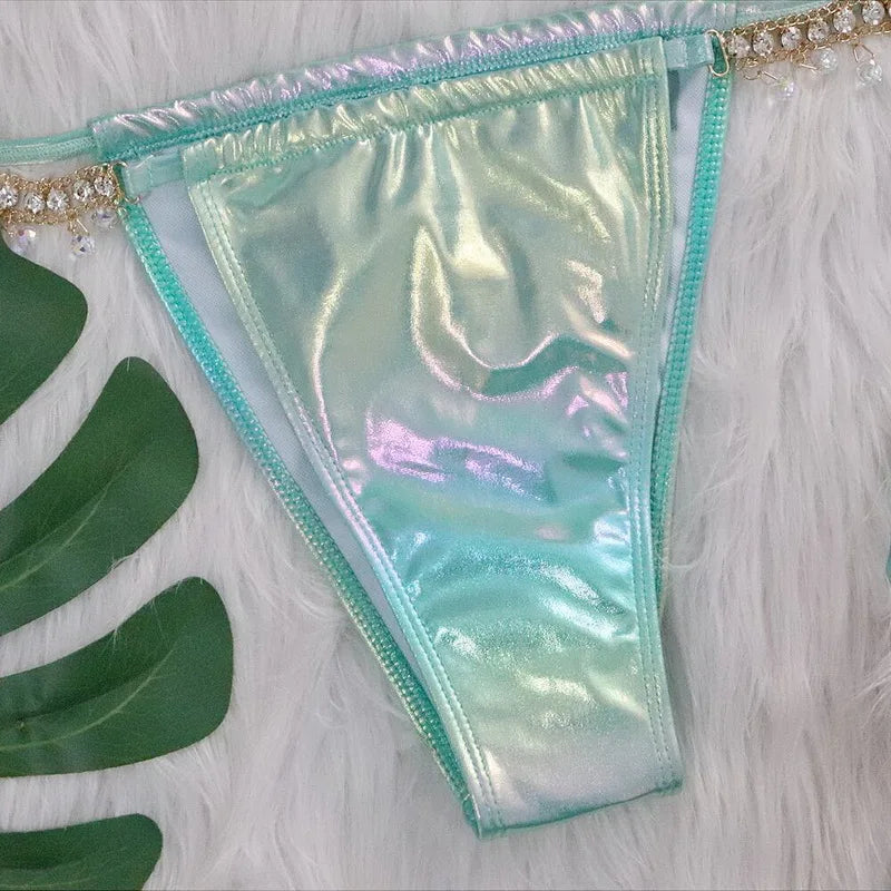 Bikini due pezzi reggiseno e mutande con catena da donna