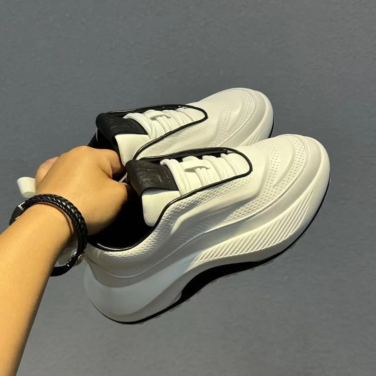 Sneakers casual con suola in gomma e chiusura a lacci da uomo