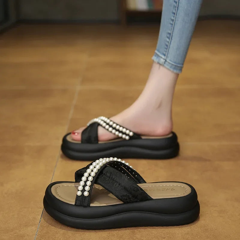 Ciabatte con fascia intrecciata con perle da donna - Ciabatte donna ATREND
