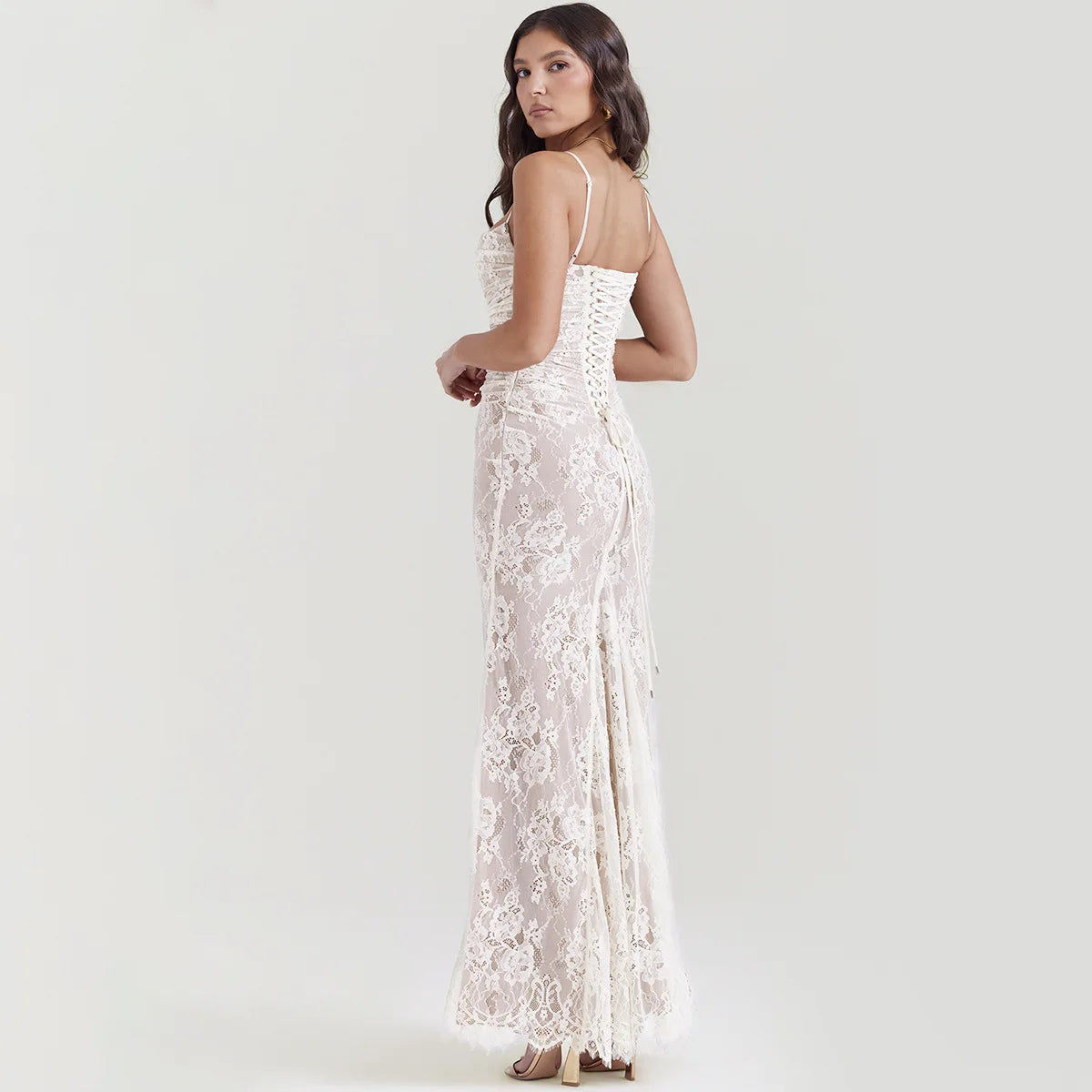 Abito lungo elegante in pizzo con copri spalle da donna - Abbigliamento Abiti ATREND
