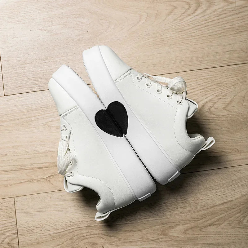 Sneaker casual in pelle PU a strisce e cuore da uomo