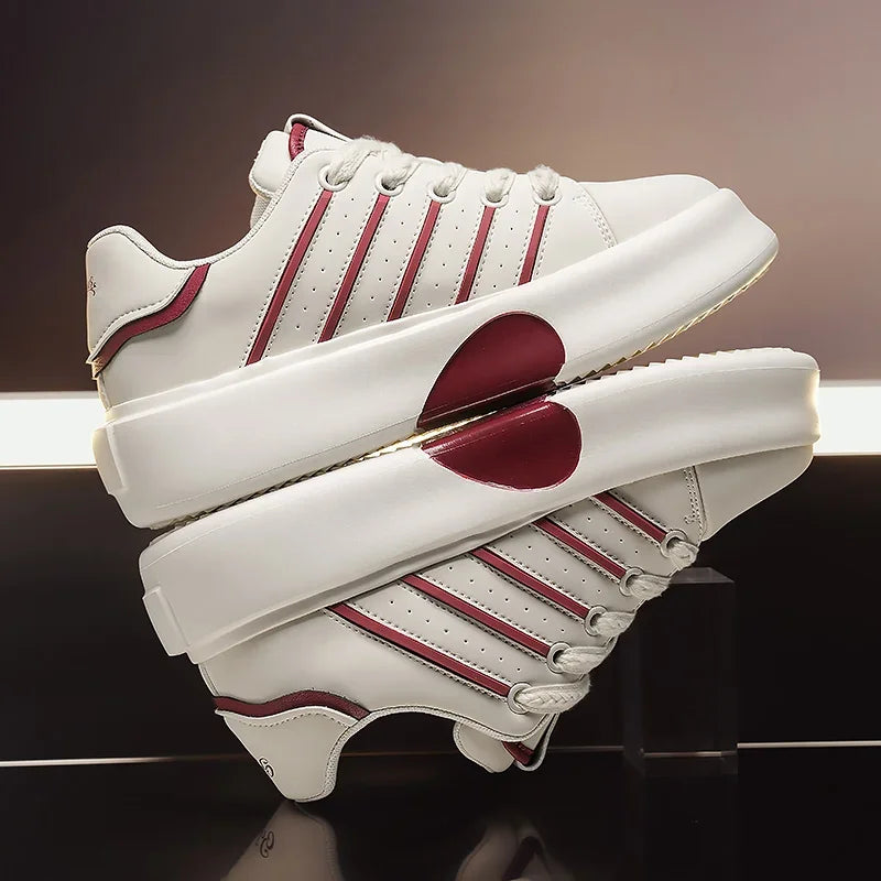 Sneaker casual in pelle PU a strisce e cuore da uomo
