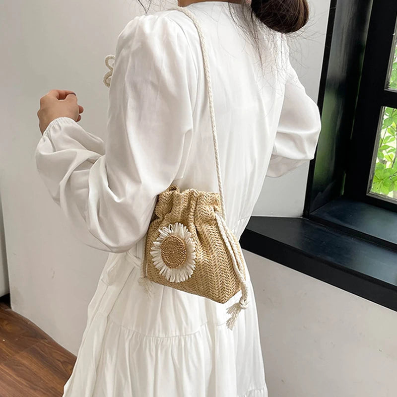 Borsa a tracolla a sacco con fiore da donna - Borsa a tracolla ATREND
