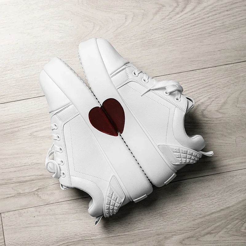 Sneaker casual in pelle PU a strisce e cuore da uomo