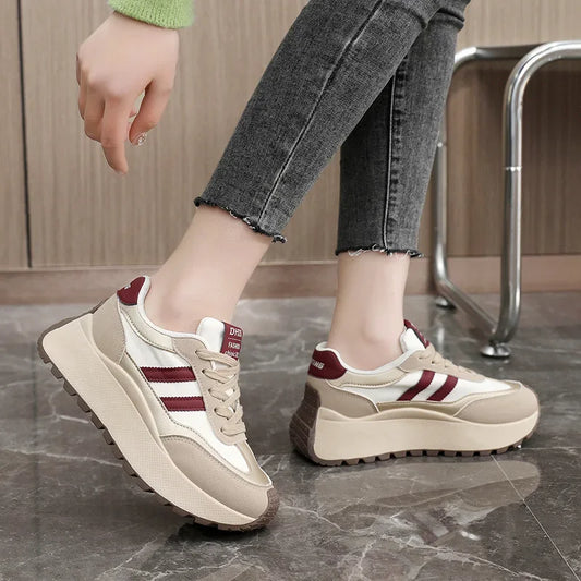 Sneakers casual outdoor vintage con lacci da donna - Sneakers donna ATREND