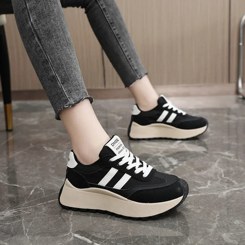 Sneakers casual outdoor vintage con lacci da donna - Sneakers donna ATREND