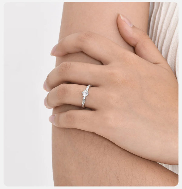 Anello solitario con pietra e brillantini da donna