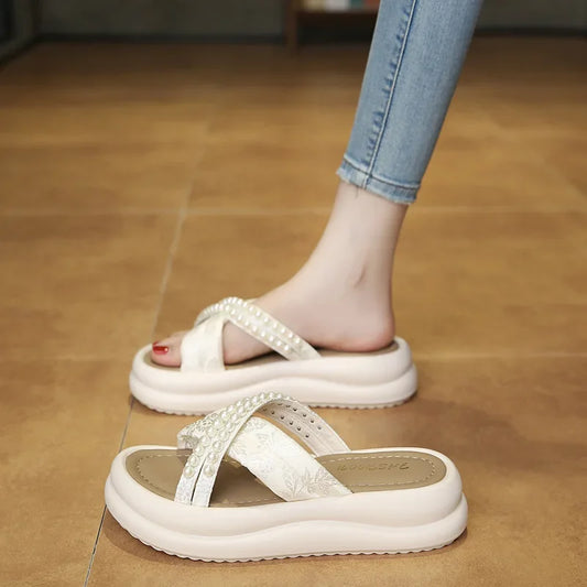 Ciabatte con fascia intrecciata con perle da donna - Ciabatte donna ATREND