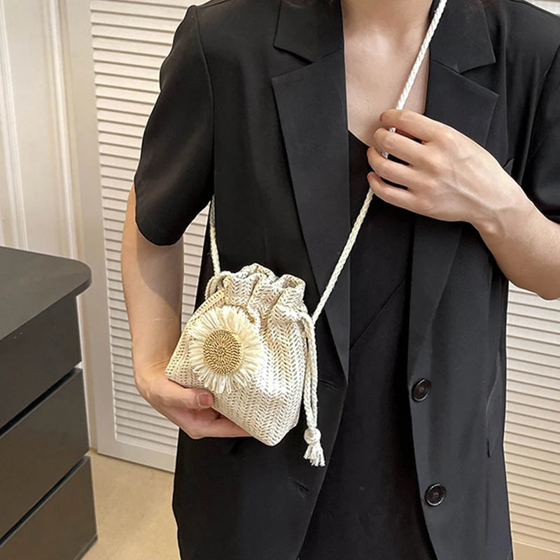Borsa a tracolla a sacco con fiore da donna - Borsa a tracolla ATREND