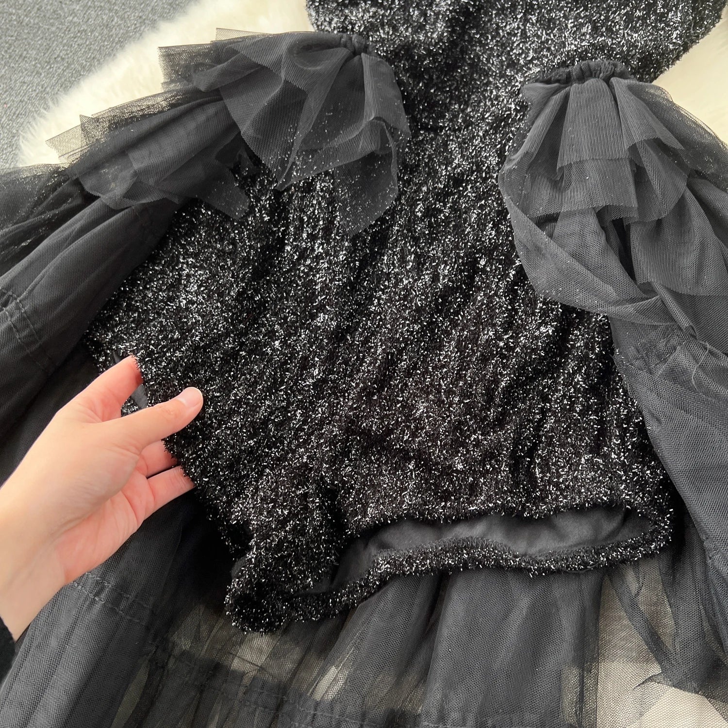 Abito lungo a body patchwork plissettato con tulle e pailettes da donna ATREND