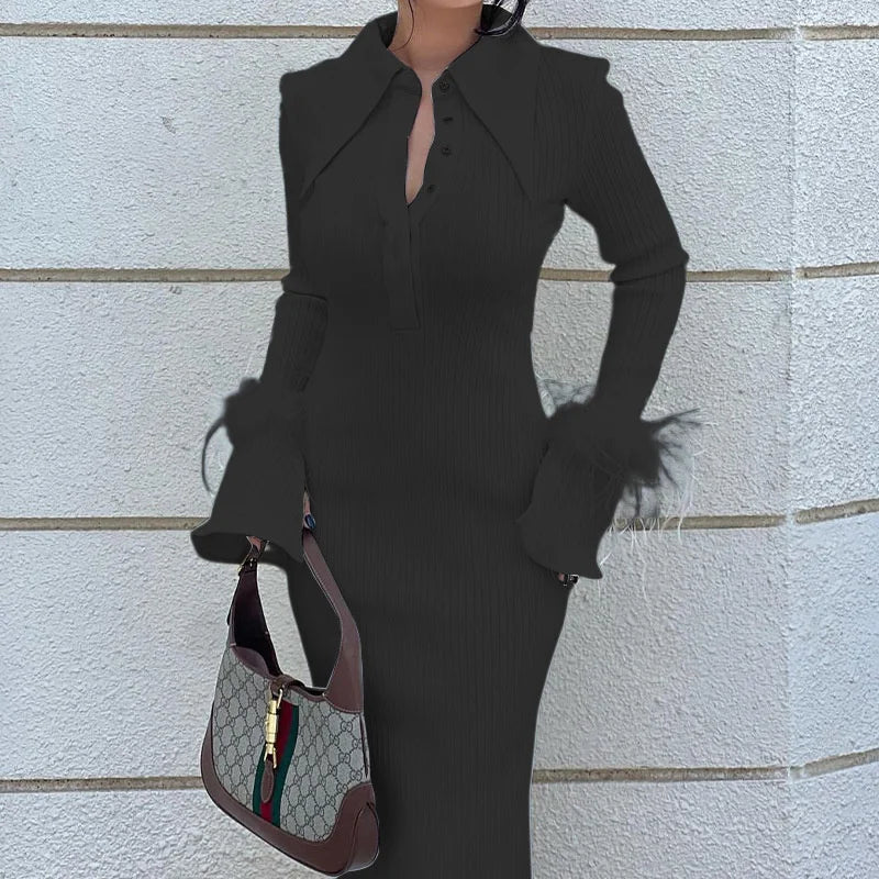 Abito lungo a maniche lunghe con piume da donna ATREND
