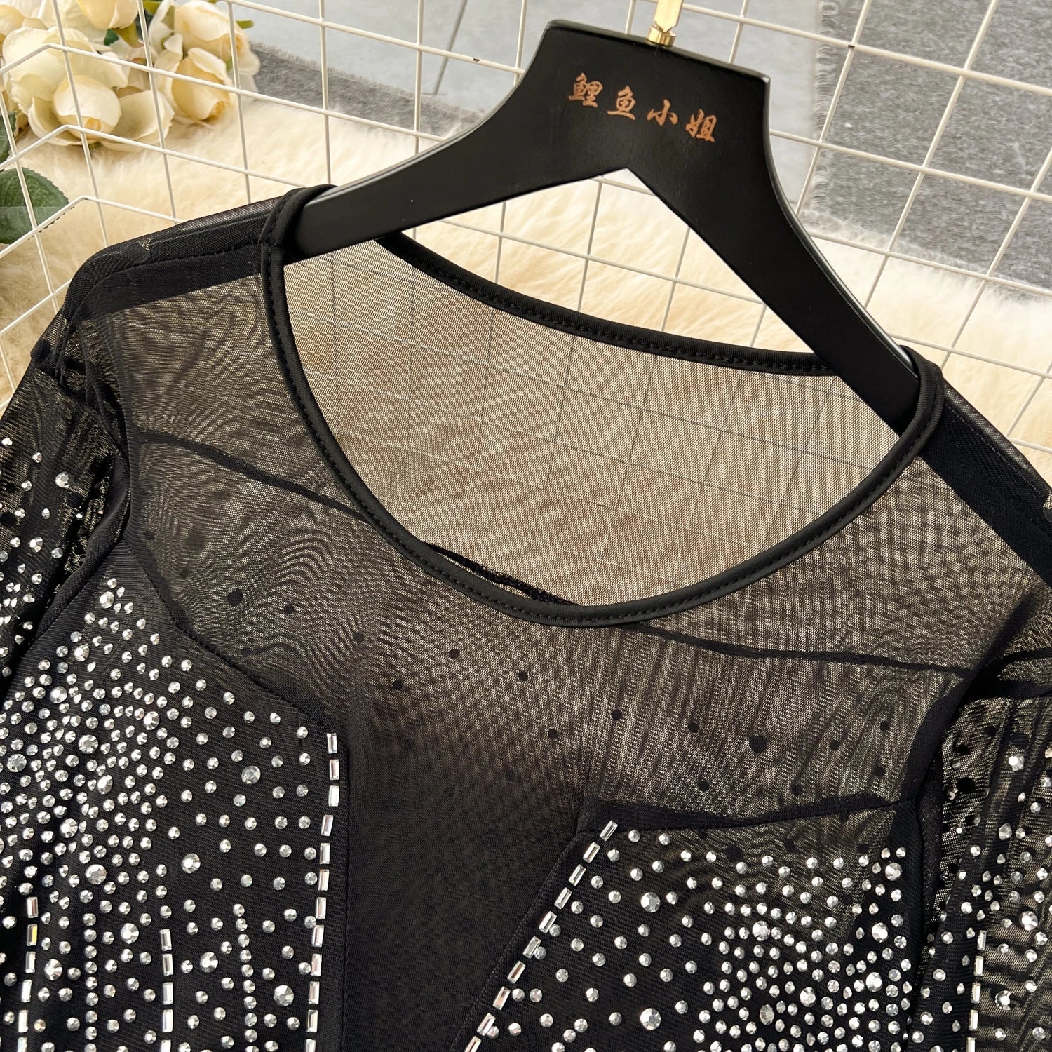 Abito lungo patchwork a maniche lunghe con strass e piume da donna ATREND