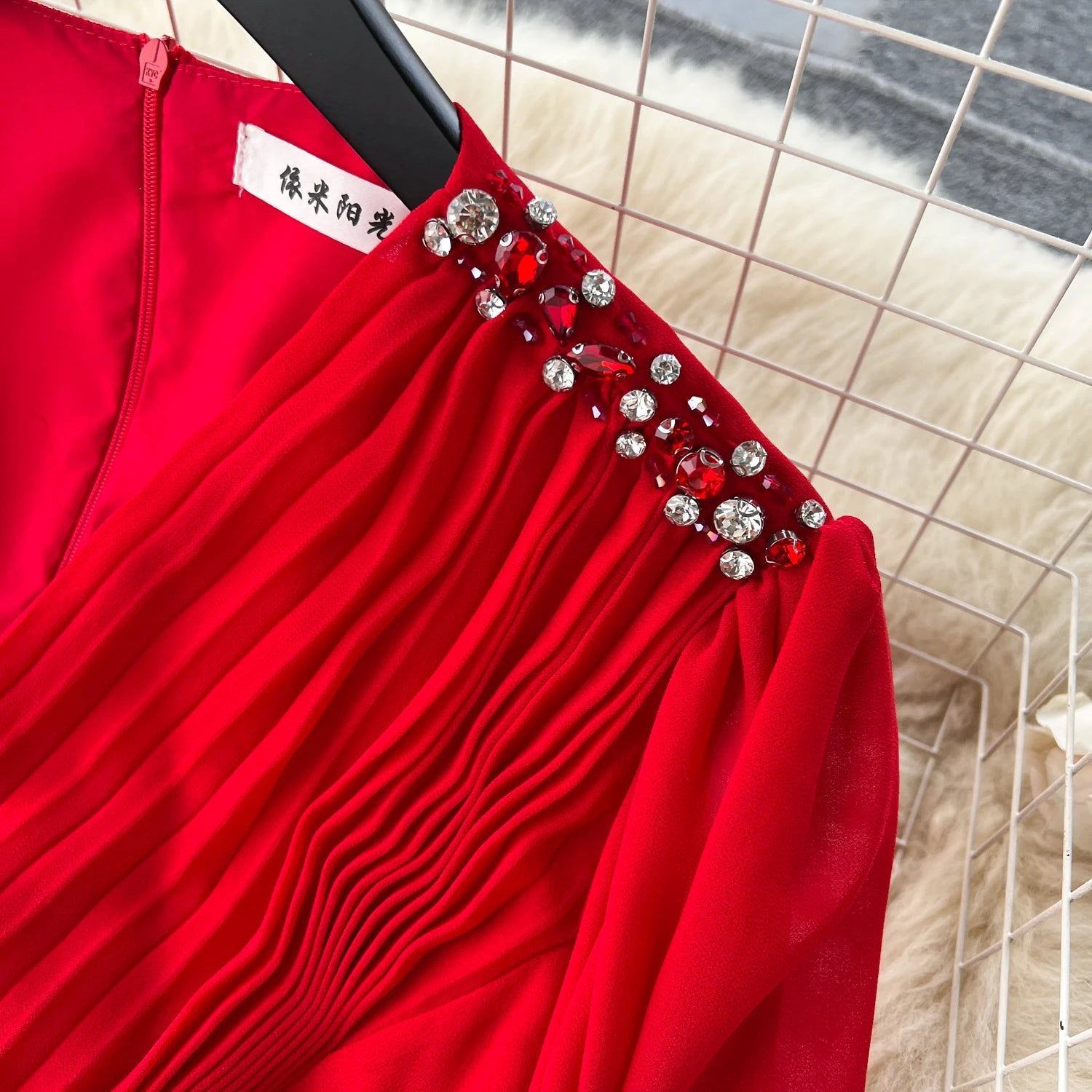 Abito lungo plissettato a maniche lunghe con strass da donna ATREND