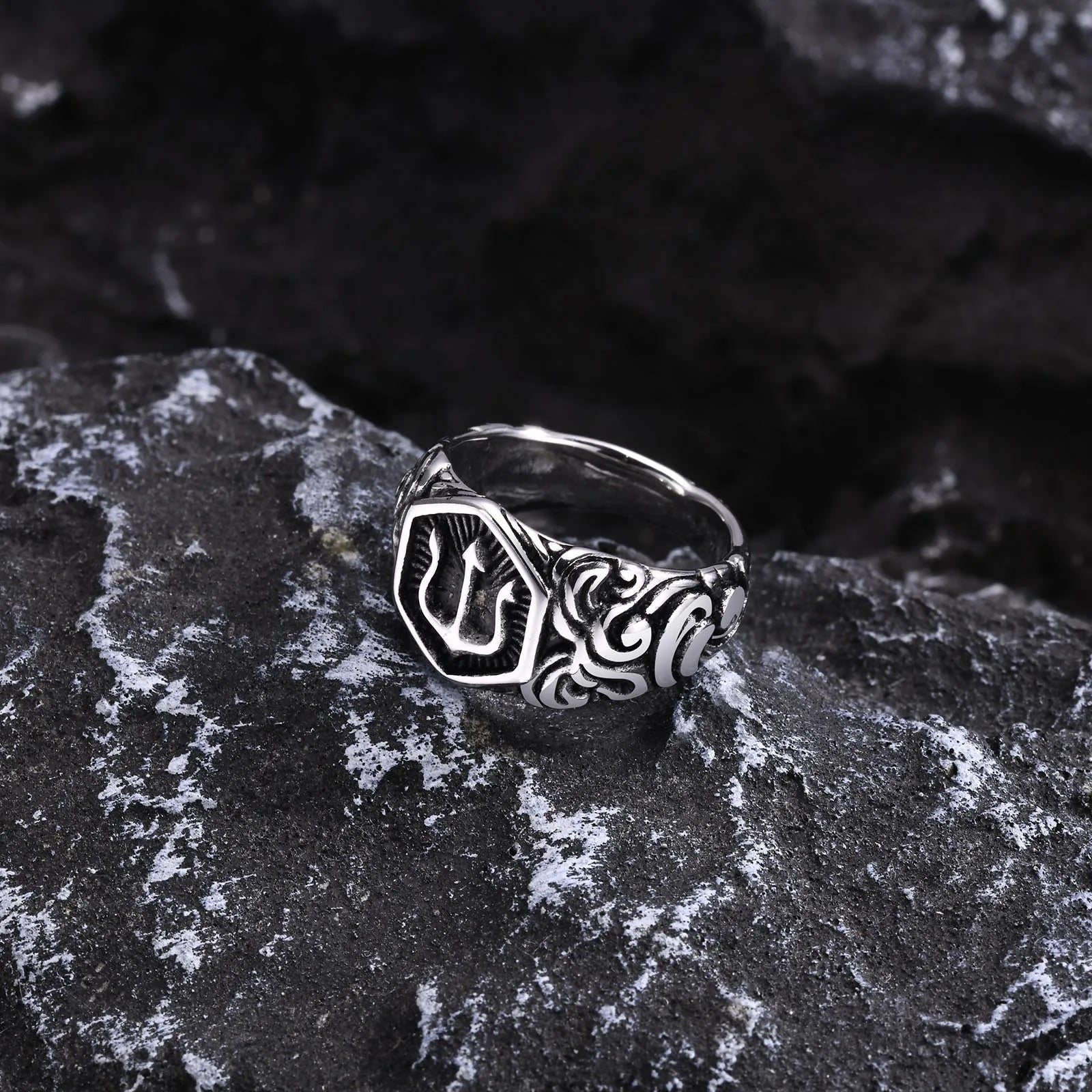 Anello in acciaio inox geometrico da uomo ATREND