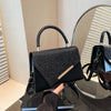 Borsa a mano con tracolla e chiusura geometrica con brillantini in pelle PU da donna ATREND