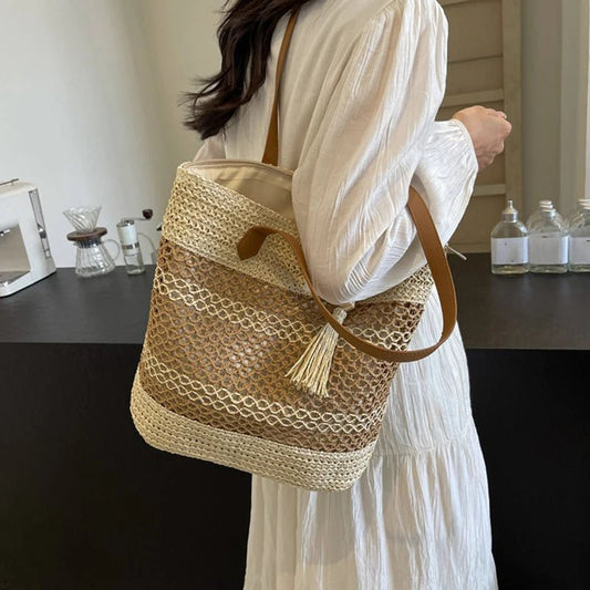 Borsa a spalla lavorata a mano traforata da donna ATREND
