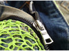 Jeans in denim patchwork con ragnatela neon da uomo ATREND