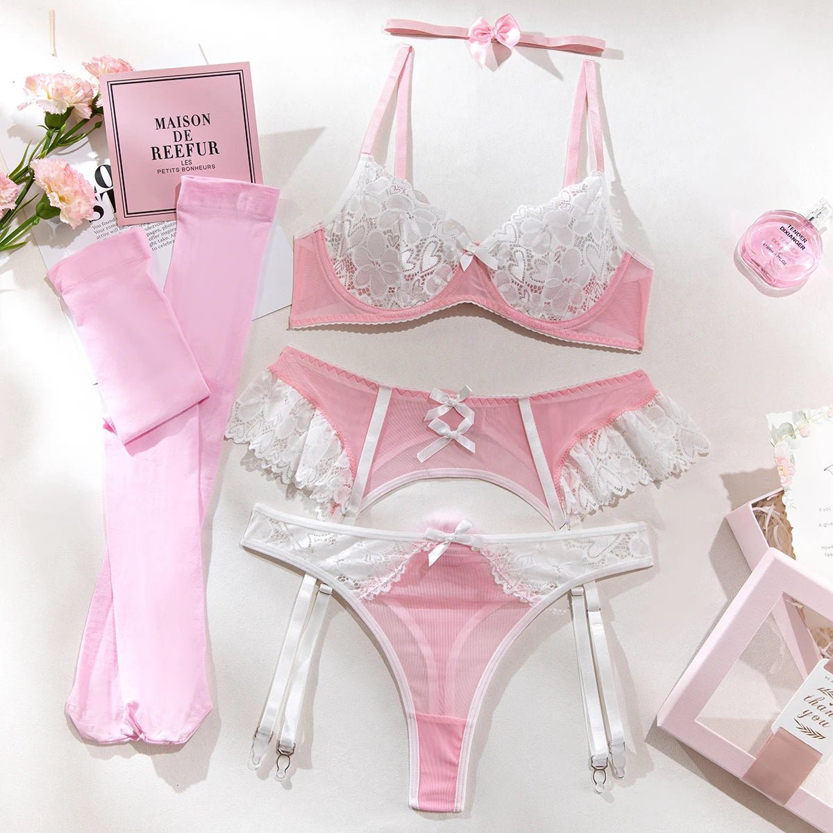 Lingerie reggiseno perizoma giarrettiera girocollo e calze da donna ATREND