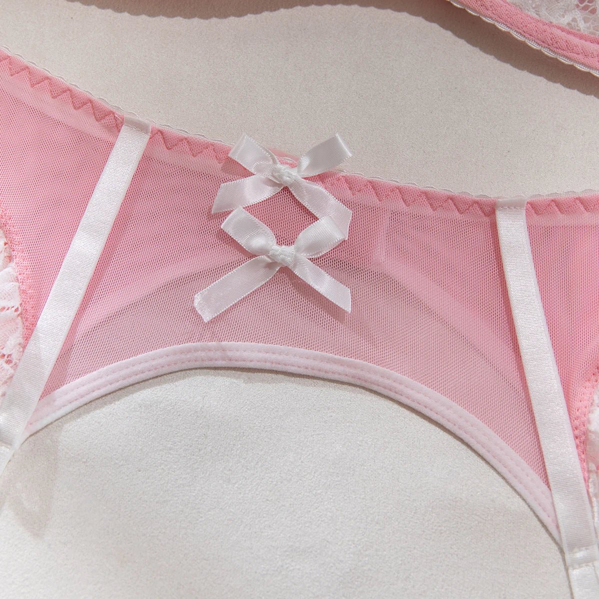 Lingerie reggiseno perizoma giarrettiera girocollo e calze da donna ATREND