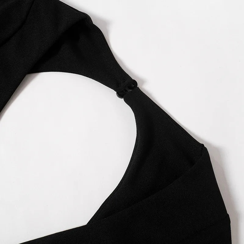 Mini abito a trapezio con scollo a V scavato da donna ATREND