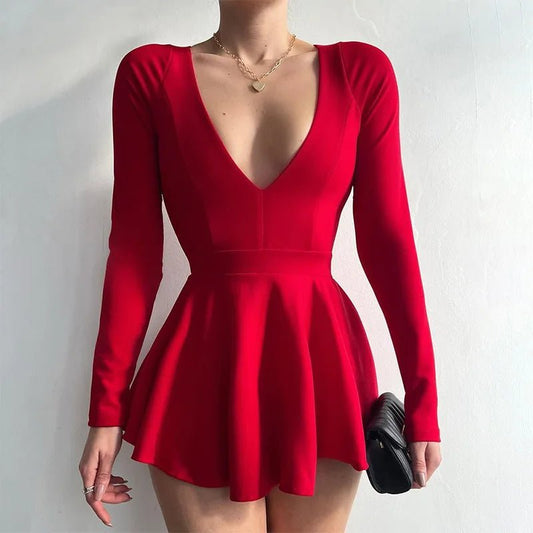 Mini abito a trapezio con scollo a V scavato da donna ATREND