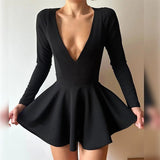 Mini abito a trapezio con scollo a V scavato da donna ATREND