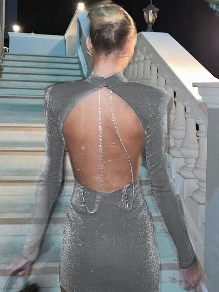 Mini abito satinato scavato a maniche lunghe con catena - Abbigliamento Abiti ATREND