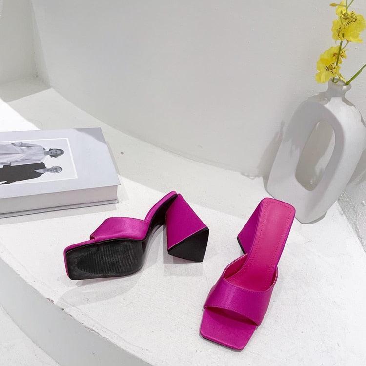 Sandali in seta con tacco pyramid da donna - Sandali ATREND