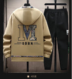 Set coordinato felpa e pantaloni con lettere e bordo a contrasto da uomo ATREND