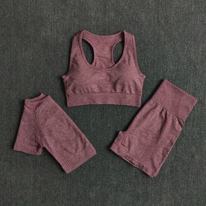 Set coordinato sportivo 3 pezzi pantaloncini top e t-shirt da donna - set coordinato ATREND