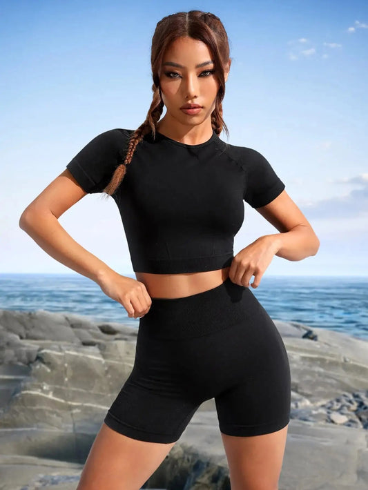 Set coordinato sportivo top corto e pantaloncini da donna ATREND