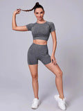 Set coordinato sportivo top corto e pantaloncini da donna ATREND
