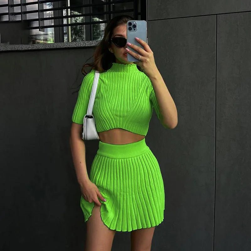 Set coordinato t - shirt e mini gonna plissettato da donna ATREND