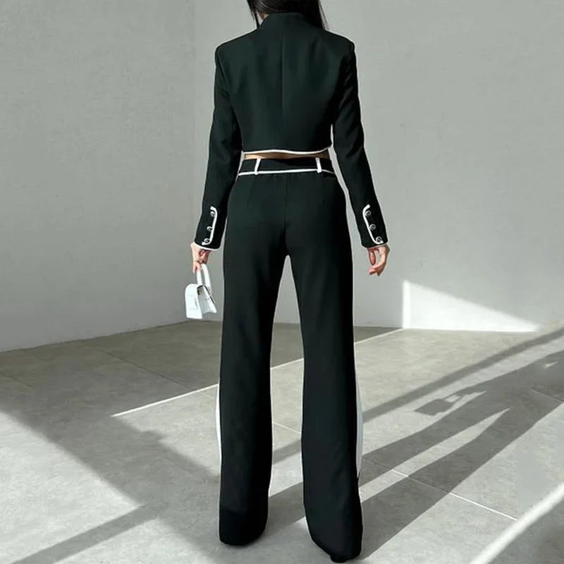Set coordinato top corto e pantaloni con bordo a contrasto da donna ATREND