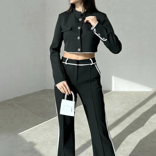Set coordinato top corto e pantaloni con bordo a contrasto da donna ATREND