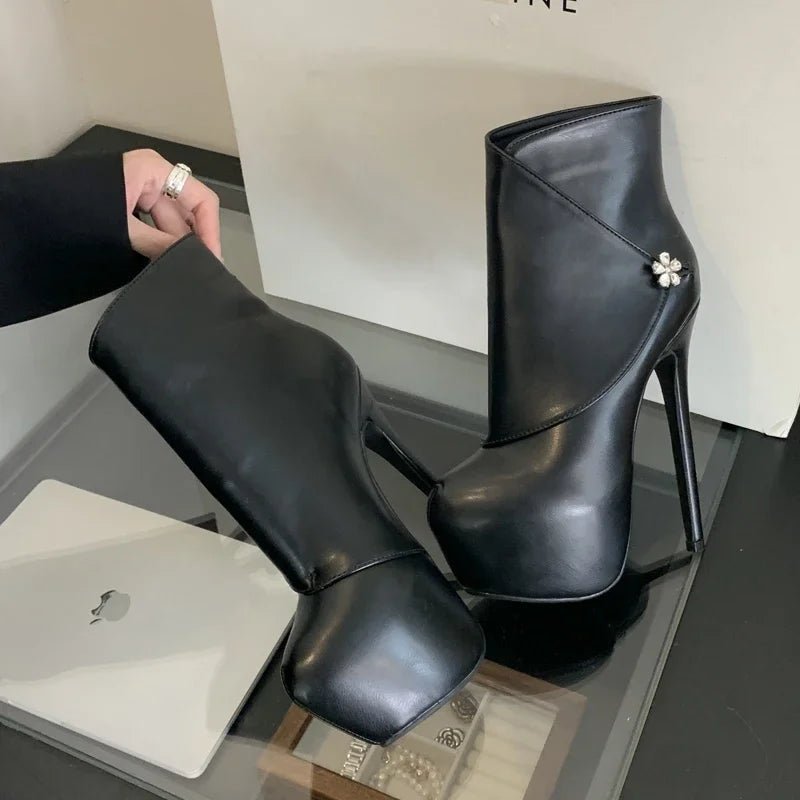 Stivaletti alla caviglia con tacco alto e fiore da donna - Stivaletti donna ATREND