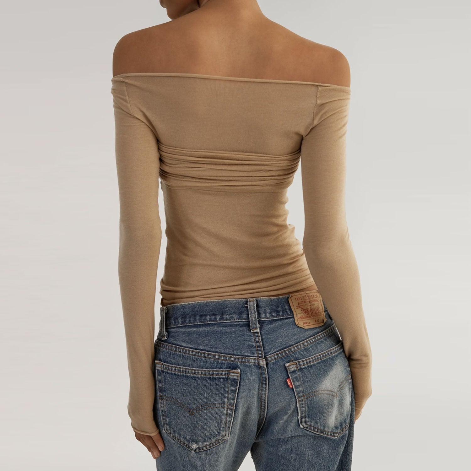 T-shirt in maglia arricciata con spalle scoperte a maniche lunghe - t-shirt ATREND